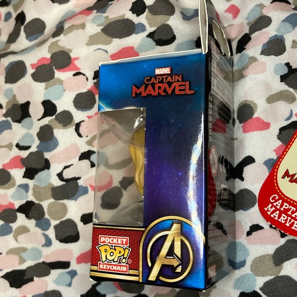 Captain Marvel Set (Itty Bitty + Pocket Pop) - Picture 5 of 8